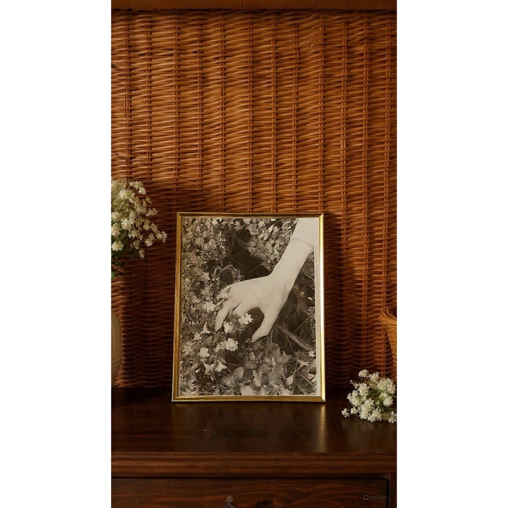Gorgeous Vintage Gold / Gilt 8x10 photo frame